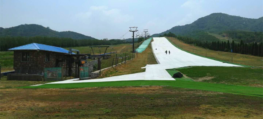 Can I Snowboard On A Dry Ski Slope?